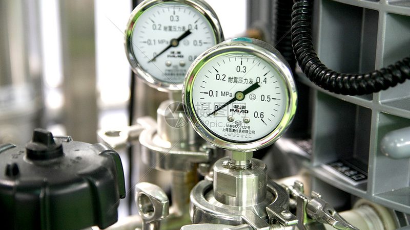 侧装式磁翻板液位计：揭秘其价格构成与选购要点**